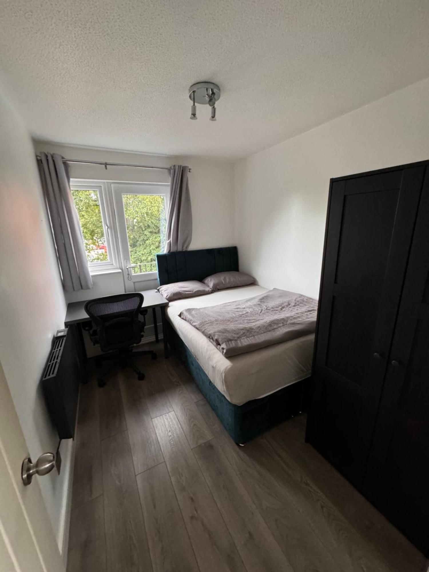 Modern 2 Bed Apartment & Free Parking แคนเทอร์เบอรี ภายนอก รูปภาพ